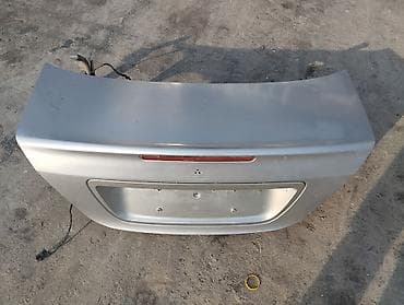 капот на мерс 190: Крышка багажника Mercedes-Benz, 2001 г., Оригинал — 1