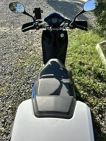 купить скутер yamaha aerox: Скутер 50–150 см³ (карбюраторный), городской/полупротекторная резина — 1