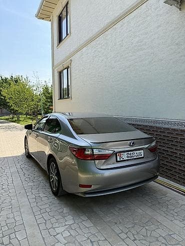 bmw x7: Lexus ES: 2017 г., 2.5 л, Вариатор, Гибрид, Седан — 2