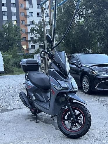 ниже: Тип скутера Yamaha, 200 куб. см, Бензин, Новый — 1