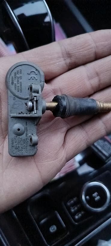 Ключи: Датчик давления в шинах 2025 г., Б/у, Оригинал — 1