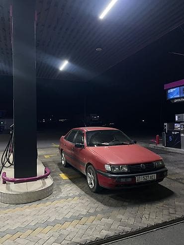 Volkswagen Passat: 1994 г., 1.8 л, Механика, Бензин, Лифтбек