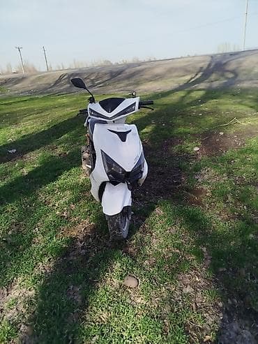 мотор кармаган: Скутер түрү 150 куб. см, Бензин, Колдонулган — 7