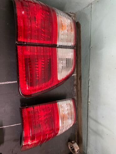 Комплект стоп-сигналов Toyota Б/у, Оригинал at lalafo.kg Комплект стоп-сигналов Toyota Б/у, Оригинал