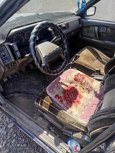 Продажа авто: Nissan Bluebird: 1986 г., 2 л, Бензин, Седан — 5