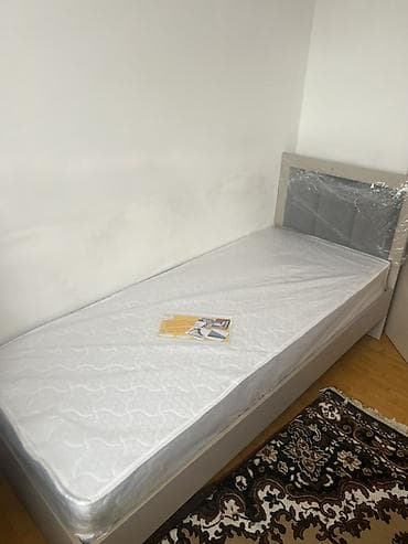 продаю односпальную кровать: Односпальная кровать с мягким изголовьем и выдвижными ящиками для — 3