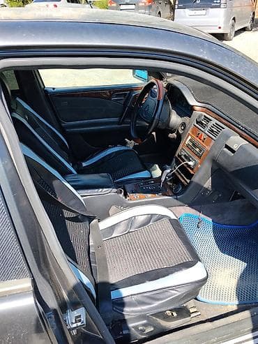 значки на мерс: Mercedes-Benz E-Class: 1996 г., 3.2 л, Автомат, Седан — 4