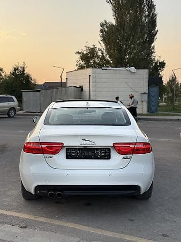 бу чехлы: Jaguar XE: 2017 г., 2 л, Автомат, Дизель, Седан — 3