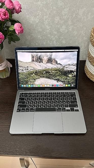 Для учебы, Б/у, Apple M1, ОЗУ, RAM: 8 ГБ