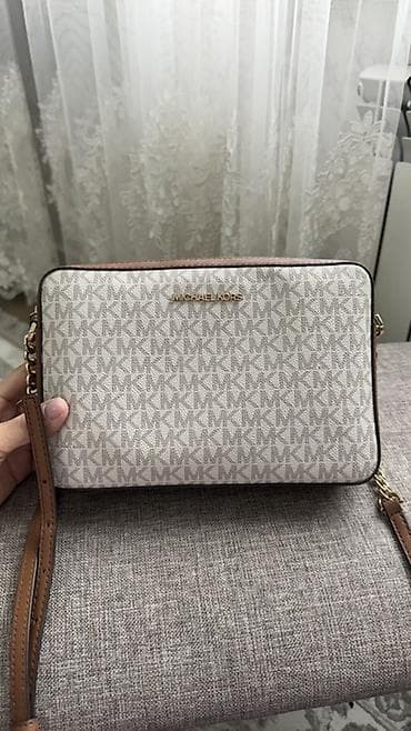 Бижутерия: Сумка-кроссбоди Michael Kors Jet Set из фирменного канваса с — 1