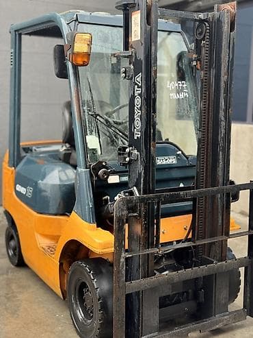 штамп 15: Погрузчик, Toyota, Колесный, Вилочный — 2