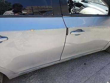 mazda 323: Chevrolet Cruze: 2010 г., Седан — 4