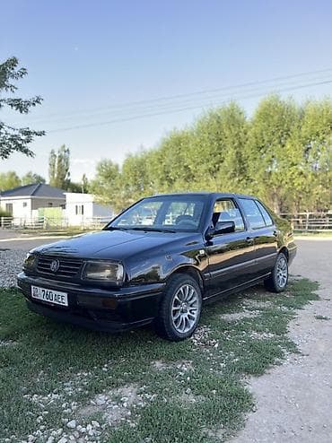 Унаа: Volkswagen Vento: 1993 г., 1.8 л, Кол менен иштөөчү, Бензин, Седан — 5
