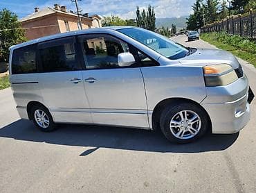atego 818: Toyota Voxy: 2003 г., 2 л, Автомат, Бензин, Минивэн — 4