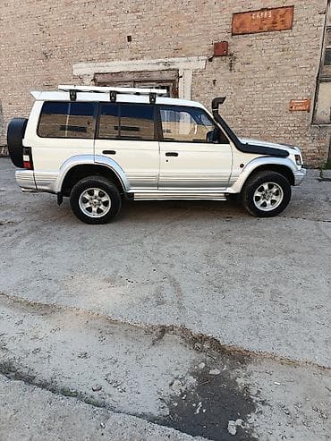 rang rover: Mitsubishi Pajero: 1993 г., Ручные, Бензин, Внедорожник — 4