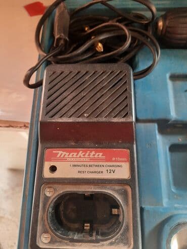 продам бу зарядное устройство для автомобильного аккумулятора: Продаю зарядное устройство маккита 12 вольт аригинал — 1
