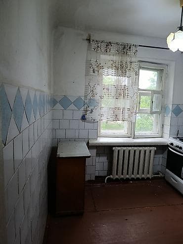 куплю кватиру: 2 комнаты, 42 м², 2 этаж, Старый ремонт — 3