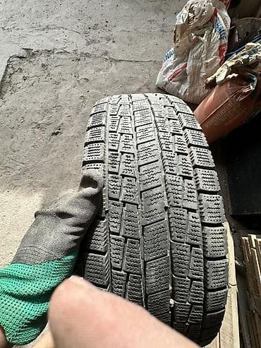 Комплект зимних колес на штампованных дисках с оригинальными колпаками — 2