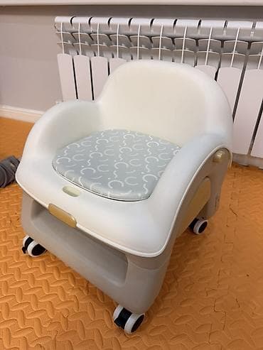 пластиковый домик: Детское кресло-стульчик для кормления/занятий на колесиках - Съемный — 2
