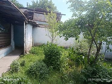 Үйлөр: В городе Ош в районе Юго Восток продается дом из 3 комнат .В доме — 2