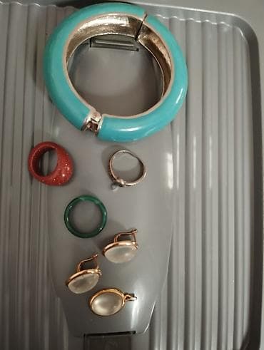 мусульманский одежды: Проектор, б/у, 4 тыс.сом. Большая селёдочница, стекло, 150 сом — 9