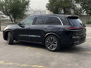 camry 5: Lixiang L8: 2025 г., 1.5 л, Автомат, Электромобиль, Кроссовер — 5