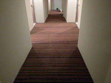 Укладка напольных покрытий. Укладка линолеума. Укладка ламината