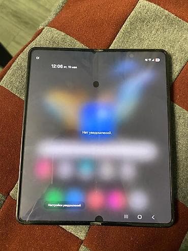 куплю сотовый телефон: Samsung Galaxy Fold 4 — 7