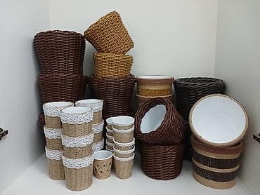 Кашпо и флористические емкости разного размера из ротанга и джута