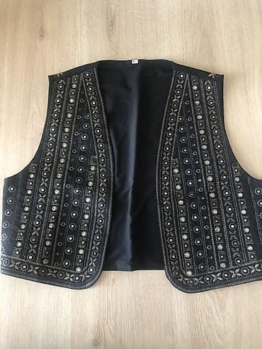 Другие жилеты L, цвет - Черный