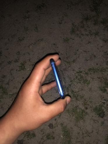 one plus 7: Смартфон синим цветом корпуса Особенности: - Тонкий — 1