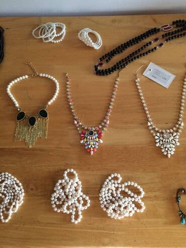 Натуральный жемчуг! и бижутерия.Все новое! колье на первом фото( и