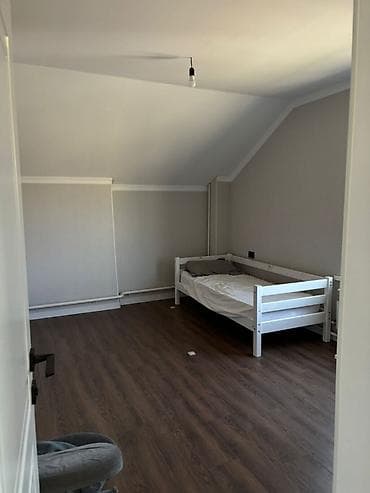 230: 🏡 **Продаётся просторный двухэтажный жилой дом в Бишкеке!** 📍 **ж/м — 7