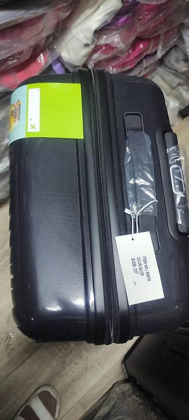 Спецодежда: Чемодан, Материал: Пластик, Средний (40 - 70 л), Твердый корпус — 4