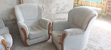 Срочно продаю Б/У диван,в комплекте 4шт.Большой,средний и 2