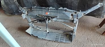 Передняя панель крепления облицовки (телевизор) Мазда 6 2004; 2.0;