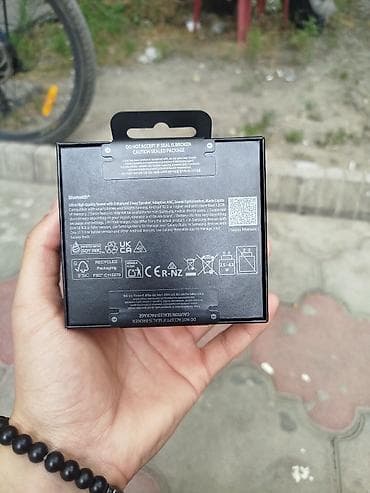 samsung buds plus: Беспроводные наушники Samsung (вставные, с ножкой) с зарядным — 3