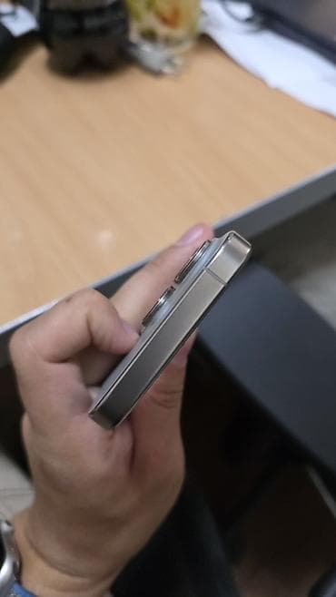 iphone cs max: IPhone 15 Pro, Б/у, 128 ГБ, Natural Titanium, Защитное стекло, Чехол, Кабель, 87 % — 3
