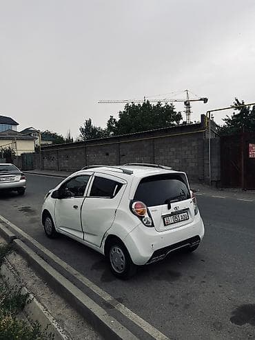 kia xceed: Chevrolet Spark: 2010 г., 0.1 л, Автомат, Бензин, Хэтчбэк — 4