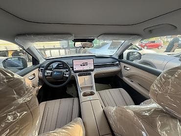 GAC: Aion Hyper HT (GAC Aion) — современный электрический кроссовер в белом — 6