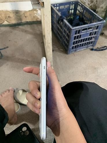 iphone 15 mini: IPhone 11, Б/у, 128 ГБ, Белый, Чехол, 76 % — 6