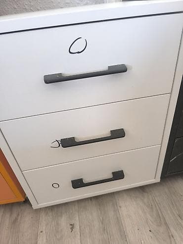 тумбочки прикроватные на колесиках: Тумба для вещей и одежды, Без зеркала, ЛДСП — 3