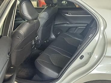 cvt: Toyota Camry: 2021 г., Автомат, Гибрид, Седан — 9