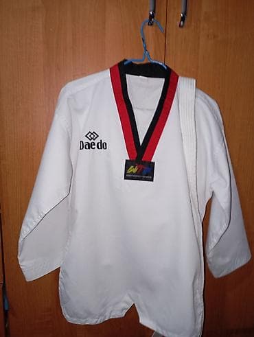 Кимоно для тхэквондо Daedo (верх кофты, V‑образный ворот) - Бренд