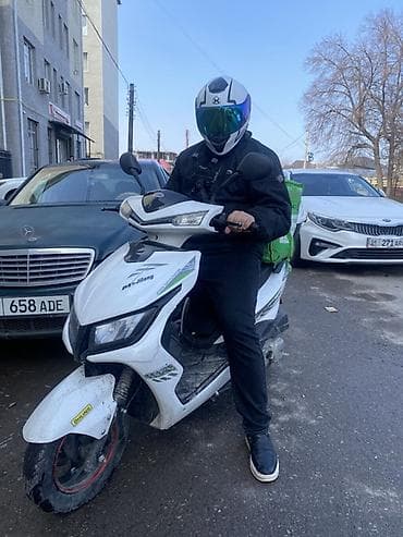 мотоциклетный шлем: Тип скутера M8, 50 куб. см, Бензин, Б/у — 3