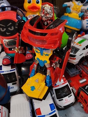 Игрушка-трансформер «Автомобиль-робот» - Яркий пластиковый — 1