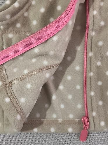 Жаш кыздардын көйнөктөрү: Флисовые безрукавки для девочек. 2 расцветки в размерах 100 см. На — 4