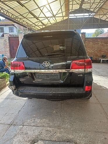 Toyota Land Cruiser: 2017 г., 4.6 л, Автомат, Бензин, Внедорожник