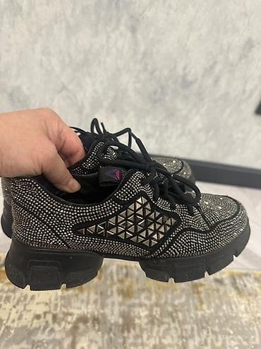 Сапоги: Кроссовки кожаные со стразами 36 размер(Турция) — 1