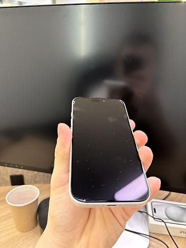 iphone 7 silver: IPhone 17, 6.3", белый - Корпус: алюминиевые грани, задняя панель — 1
